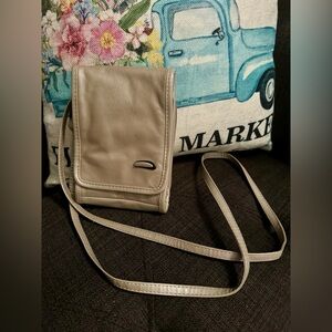 Travelon leather crossbody EUC